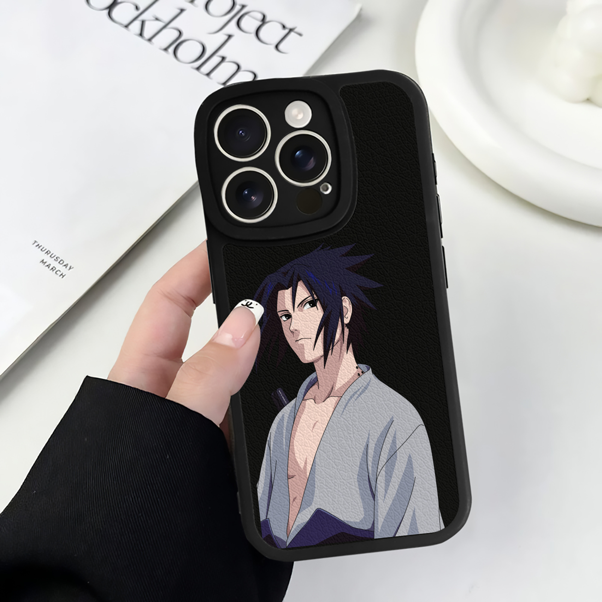 （画像用） NARUTO -ナルト- うちは サスケ Uchiha Sasuke 【iPhone 16シリーズ対応】シリコンスマホケース（レザー調） 材質：シリコン